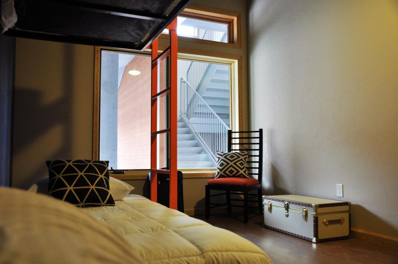 The Bunkhouse Hostel Minturn Exterior photo